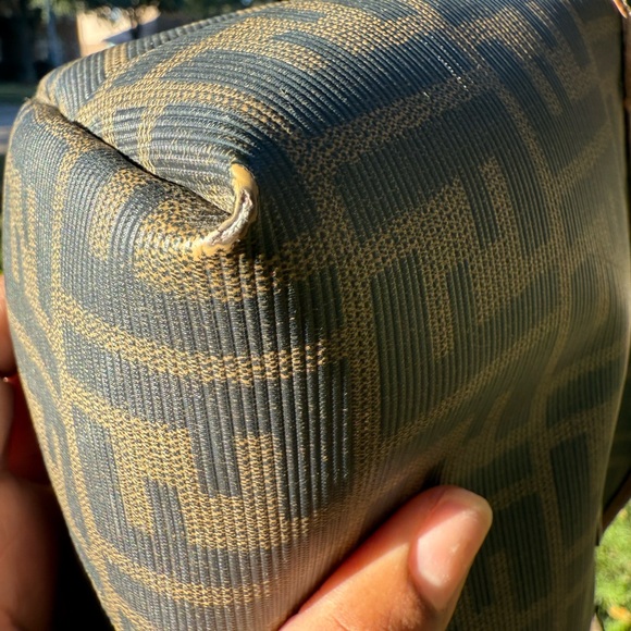 Fendi Zucca Cosmetic Travel Case - Picture 13 of 16